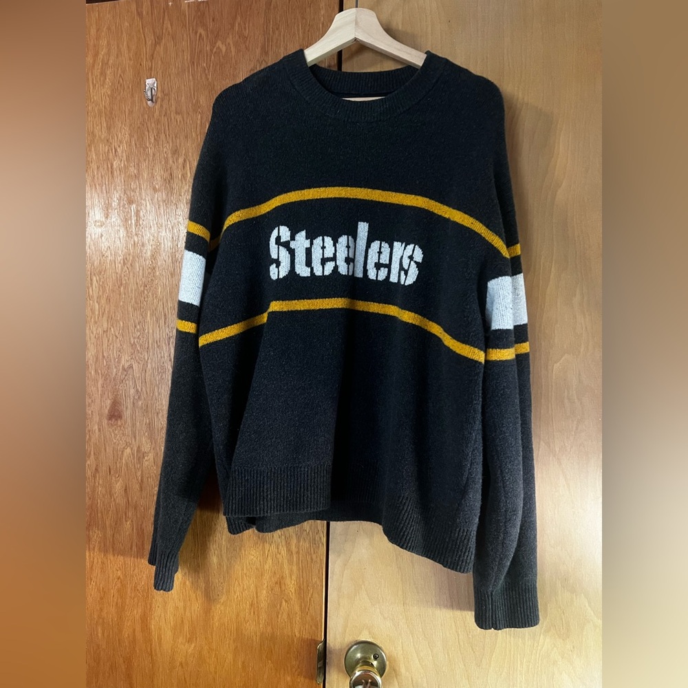 NWOT Abercrombie Pittsburgh Steelers Crew Sweater, size large